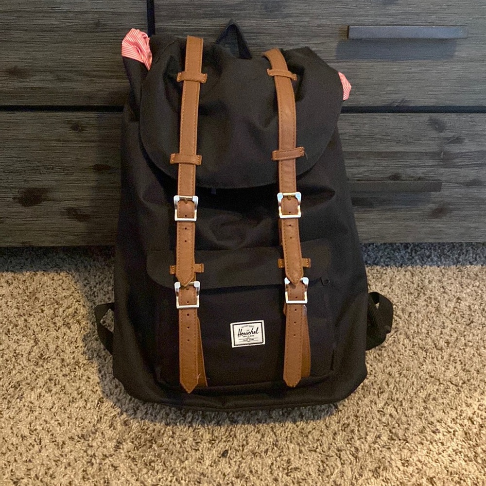 Herschel 25L Black with brown straps little America backpack